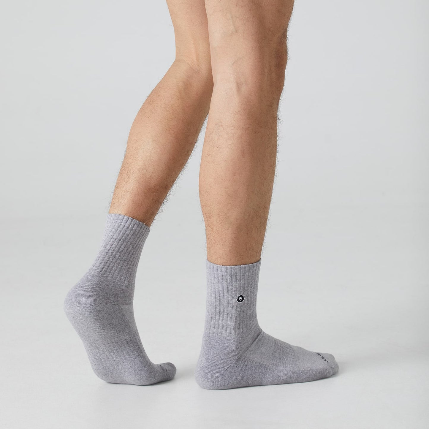 Athletic Essentials Lion Quarter - Grey (1)